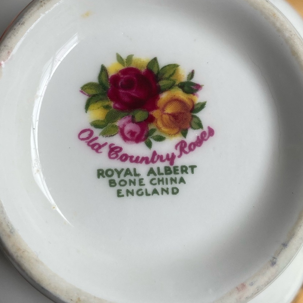 Set Of 3 Royal Albert Old Country Roses Fine Bone China Tea Cups with Saucers - Picture 7 of 12
